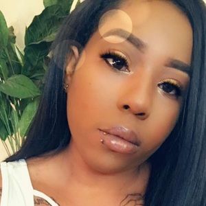 Meet your Posher, Emonie